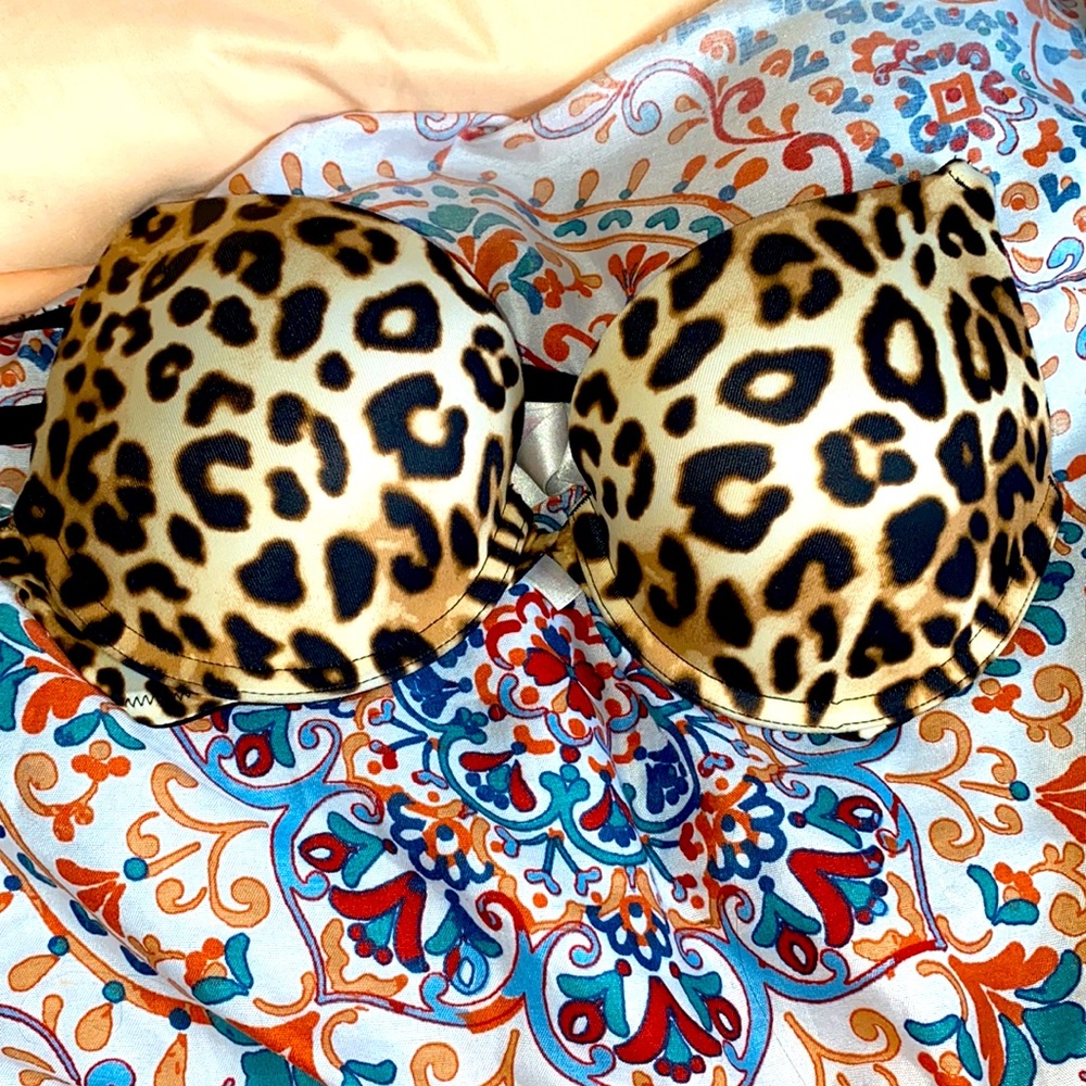 32C Pink cheetah print bra!